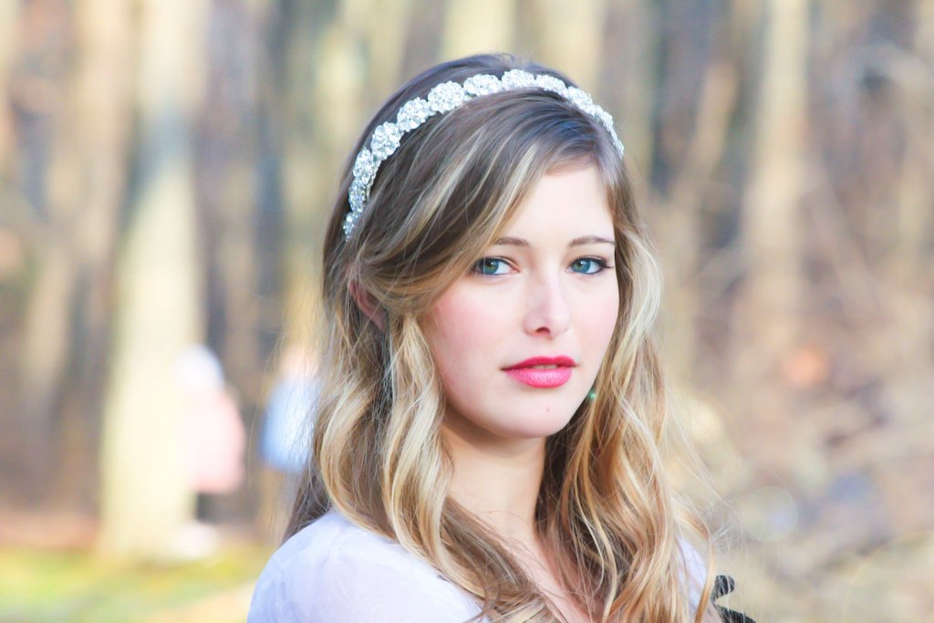 Rhinestone Headbands: The Perfect Accessory for Any Season